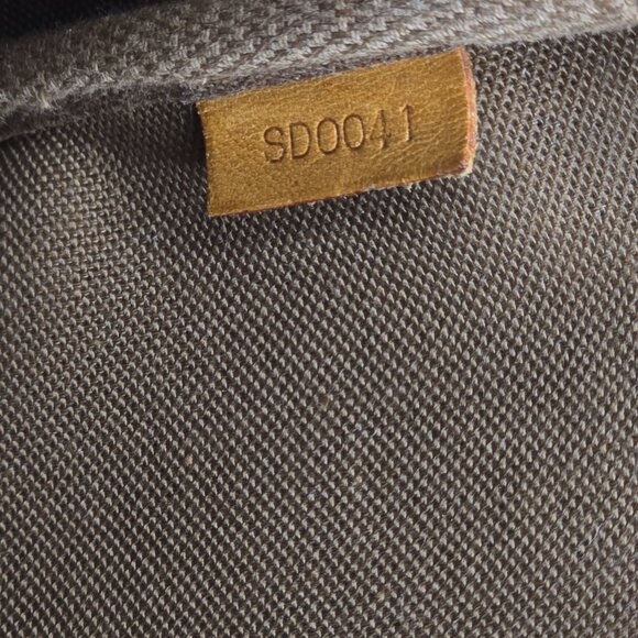 LOUIS VUITTON Monogram Pochette Accessoires - Picture 10 of 12